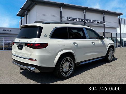 Certified 2024 Mercedes-Benz Maybach GLS 600 4MATIC image 3