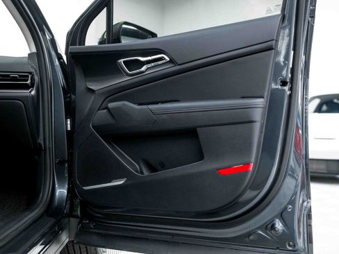 Used 2025 Kia Sportage EX w/ Premium Package image 50