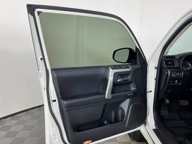 Used 2019 Toyota 4Runner Limited AWD/4WD image 12