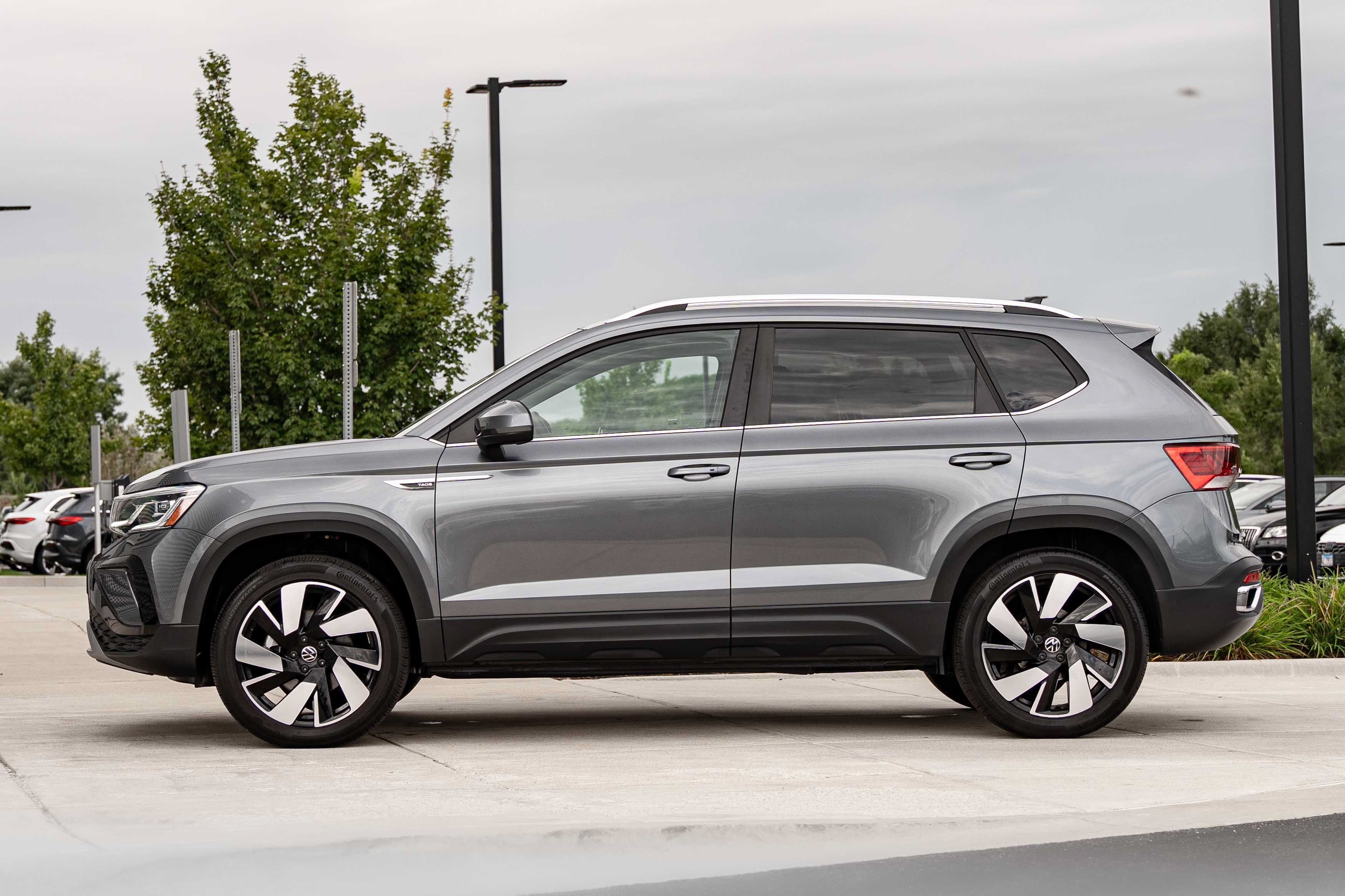 Used 2024 Volkswagen Taos SEL AWD/4WD image 6