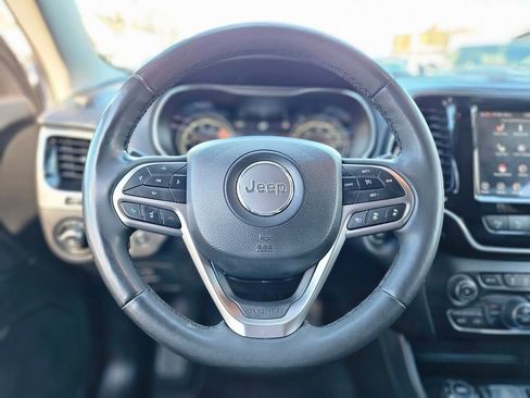 Used 2021 Jeep Cherokee Limited image 24