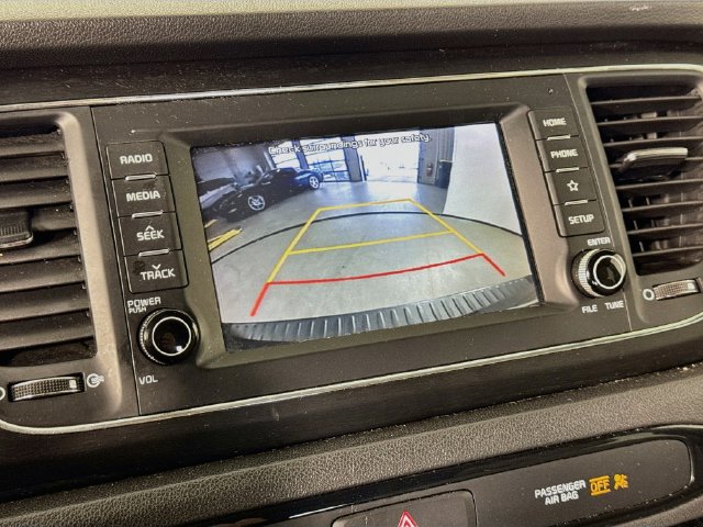 Used 2021 Kia Sedona LX FWD image 15