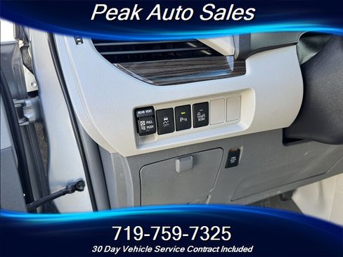 Used 2016 Toyota Sienna XLE Premium image 14