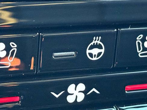 New 2025 Jeep Grand Cherokee L Limited w/ Luxury Tech Group II image 29