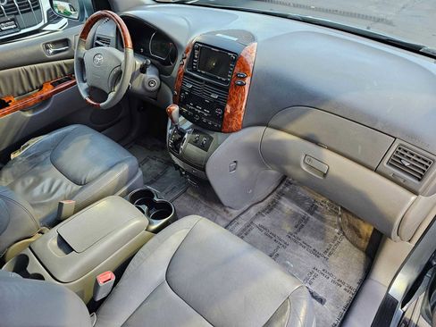 Used 2009 Toyota Sienna XLE Limited image 14