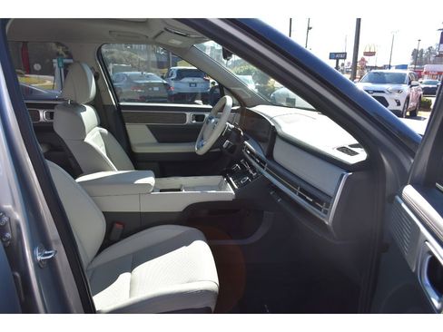 Used 2024 Hyundai Santa Fe Limited image 14