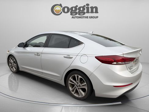 Used 2017 Hyundai Elantra Limited w/ Limited Tech Package 04 image 3