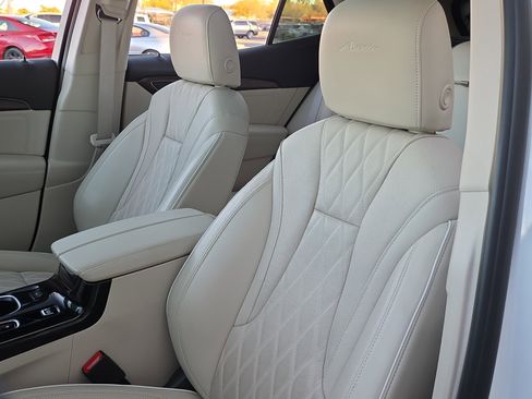 Used 2023 Buick Envision Avenir image 16