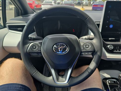 Used 2025 Toyota Corolla FX w/ Convenience Package FWD image 19