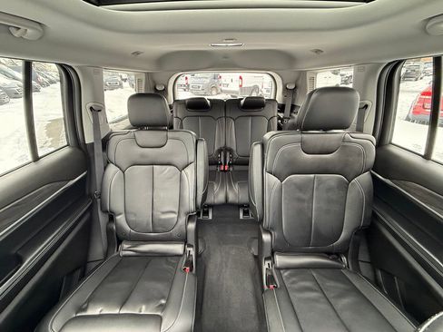 Used 2023 Jeep Grand Cherokee L Limited image 16