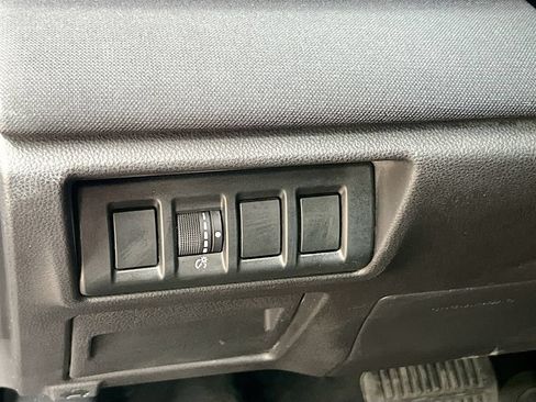 Used 2023 Subaru Outback AWD/4WD image 10