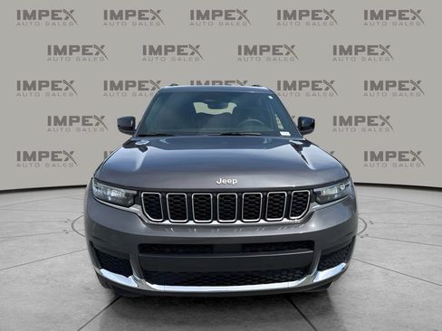 Used 2024 Jeep Grand Cherokee L Laredo RWD image 8