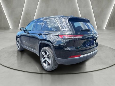 Used 2023 Jeep Grand Cherokee 4WD 4xe image 5