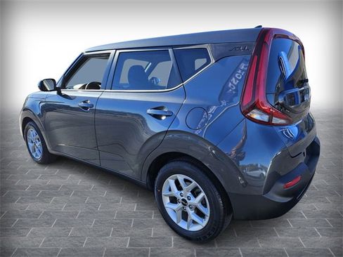 Used 2022 Kia Soul LX w/ Technology Package image 5