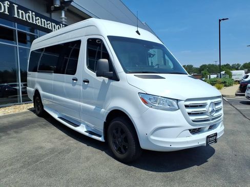 Used 2022 Mercedes-Benz Sprinter 3500 image 8