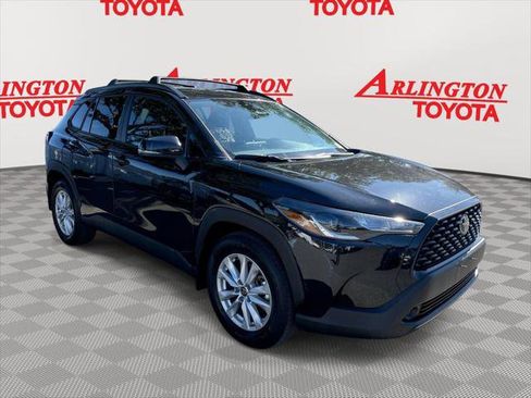 Certified 2023 Toyota Corolla Cross LE w/ Moonroof Package image 1