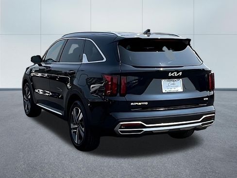 Used 2023 Kia Sorento EX AWD/4WD image 4