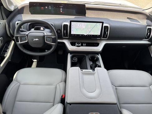 New 2025 Ford Expedition Active RWD image 24