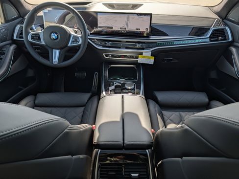 New 2026 BMW X7 xDrive40i w/ M Sport Package AWD/4WD image 8