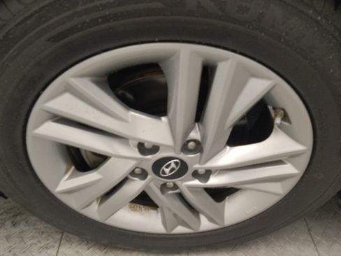 Used 2020 Hyundai Elantra SEL image 31