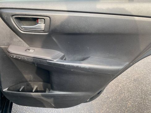 Used 2015 Toyota Camry SE FWD image 28