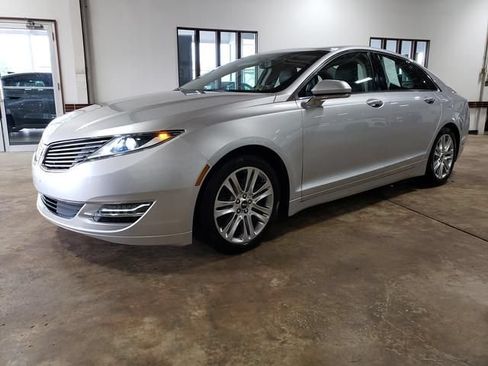 Used 2016 Lincoln MKZ w/ Equipment Group 300A Reserve FWD image 8