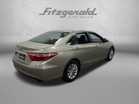 Used 2016 Toyota Camry LE FWD image 5