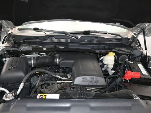 Used 2017 RAM 1500 Express AWD/4WD image 11
