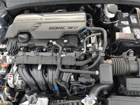 Used 2022 Hyundai Elantra SEL w/ Convenience Package FWD image 30