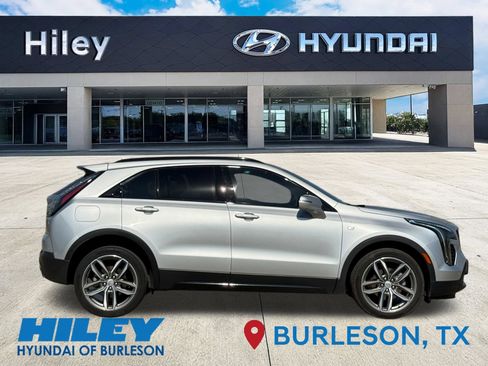 Used 2022 Cadillac XT4 Sport w/ Comfort Package FWD image 3