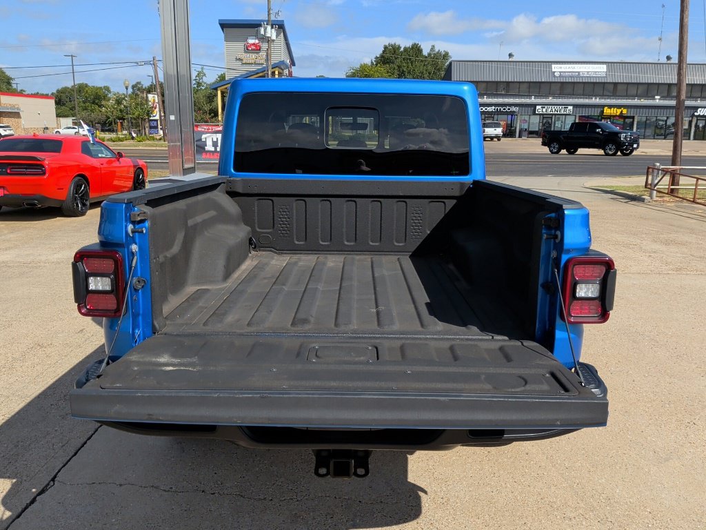 Used 2022 Jeep Gladiator Overland w/ LED Lighting Group AWD/4WD image 44