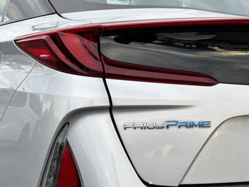 Used 2020 Toyota Prius Prime LE image 26