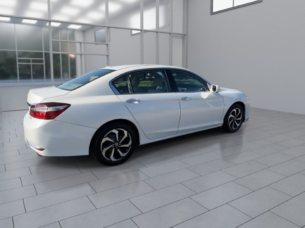 Used 2017 Honda Accord EX-L image 8
