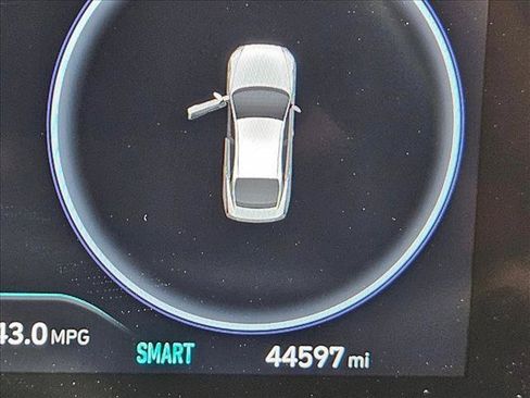 Used 2023 Hyundai Elantra Limited FWD image 10