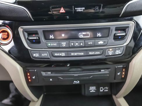 Used 2019 Honda Pilot Touring image 15