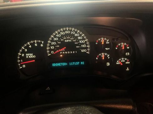 Used 2007 Chevrolet Silverado 1500 LT w/ Extended Cab Value Package AWD/4WD image 5