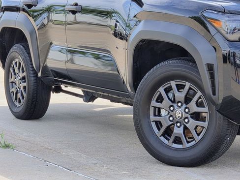 Used 2025 Toyota 4Runner SR5 RWD image 11