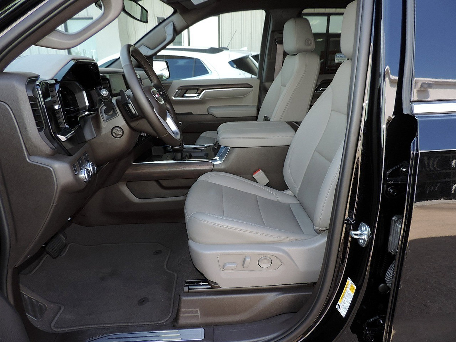 Certified 2023 GMC Sierra 1500 SLT AWD/4WD image 12