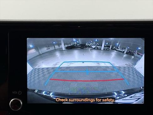 Certified 2024 Toyota Highlander XLE image 30