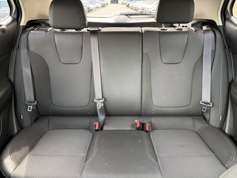 Used 2025 Buick Encore GX Preferred AWD/4WD image 38