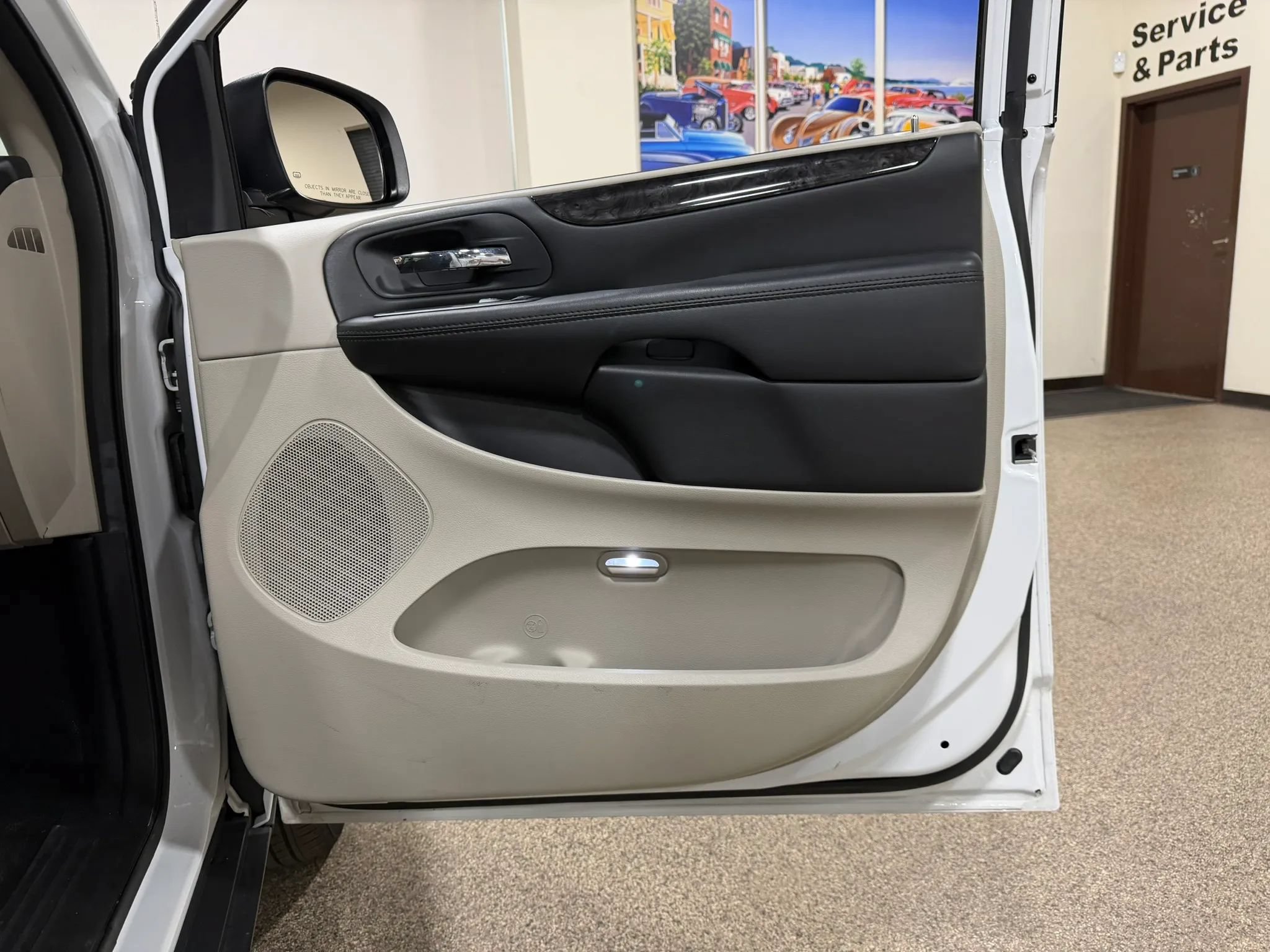 Used 2018 Dodge Grand Caravan SE FWD image 25