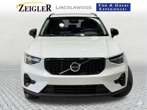 Used 2024 Volvo XC40 B5 Plus w/ Climate Package AWD/4WD image 2