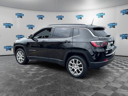 Used 2023 Jeep Compass Latitude AWD/4WD image 4