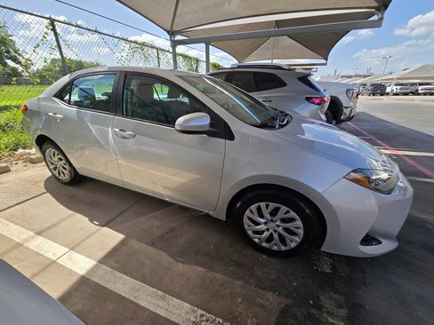 Used 2018 Toyota Corolla LE FWD image 9