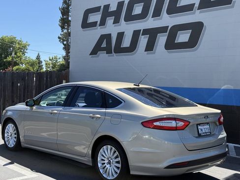 Used 2016 Ford Fusion SE w/ Equipment Group 502A FWD image 22