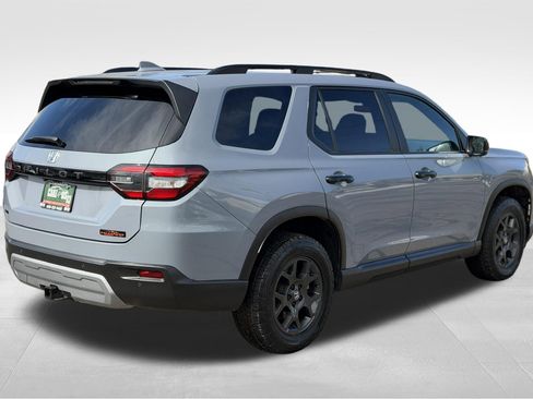 Used 2024 Honda Pilot TrailSport image 6