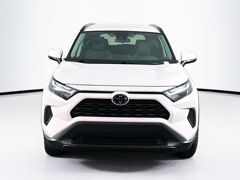 Used 2025 Toyota RAV4 XLE FWD image 2