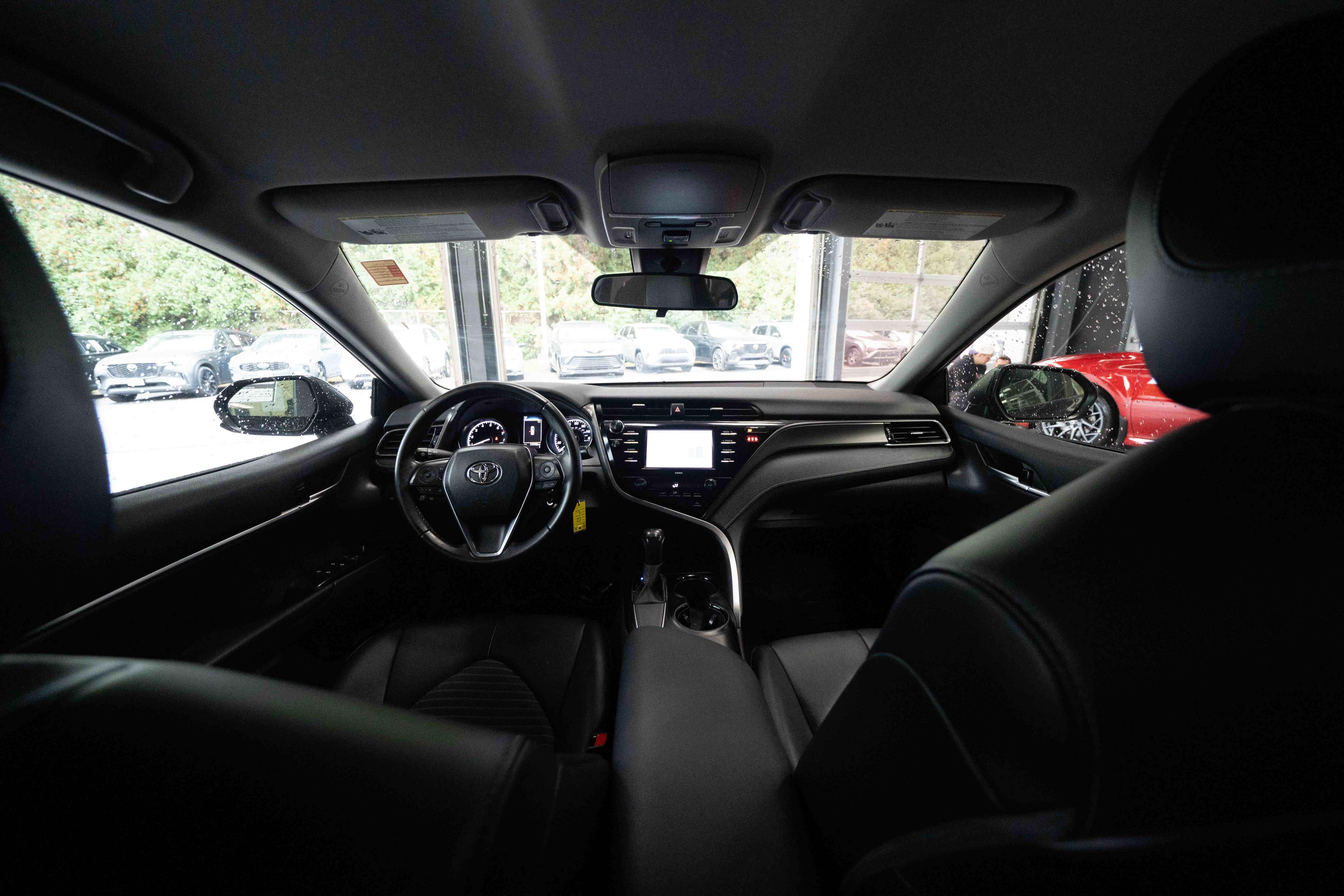 Used 2020 Toyota Camry SE FWD image 19