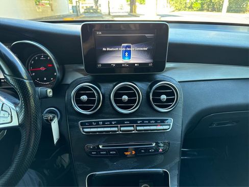Used 2019 Mercedes-Benz GLC 300 image 13