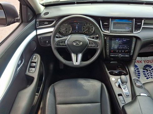 Used 2019 INFINITI QX50 Luxe w/ Navigation Package AWD/4WD image 11